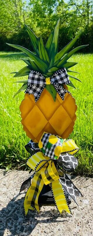 Spring/Summer Pineapple Table Topper