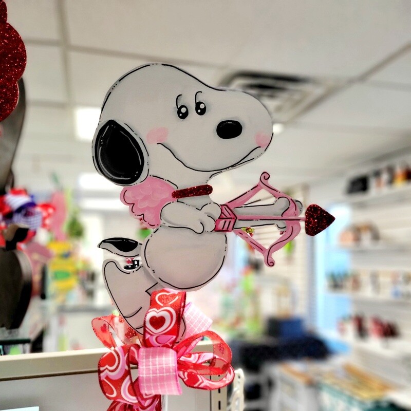 Valentine&#39;s Day Snoopy Table Topper
