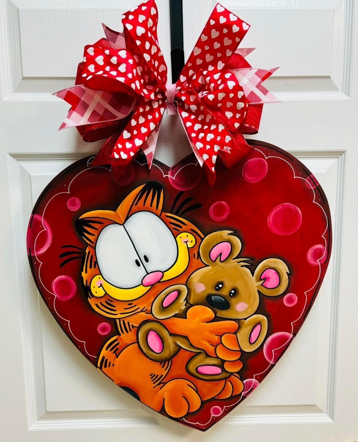 Valentine’s Character Heart w/Garfield Door Hanger