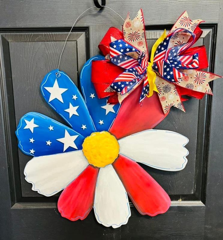 4th of July/Patriotic Daisy Door Hanger