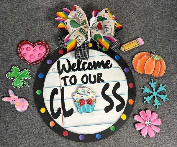 School--Welcome to our Class--Interchangeable Circle