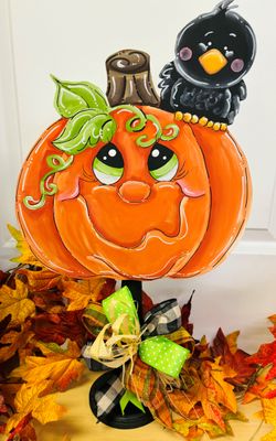 Halloween Pumpkin w/Crow Table Topper
