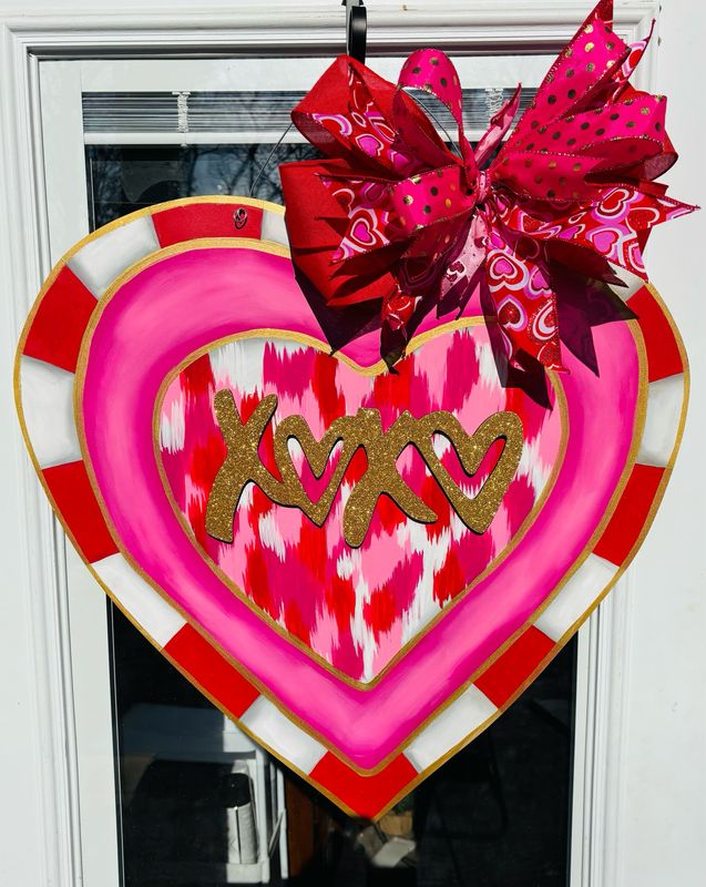 Valentine’s Heart "XOXO" Door Hanger