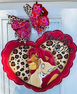 Valentine&#39;s Day Feel The Love Door Hanger