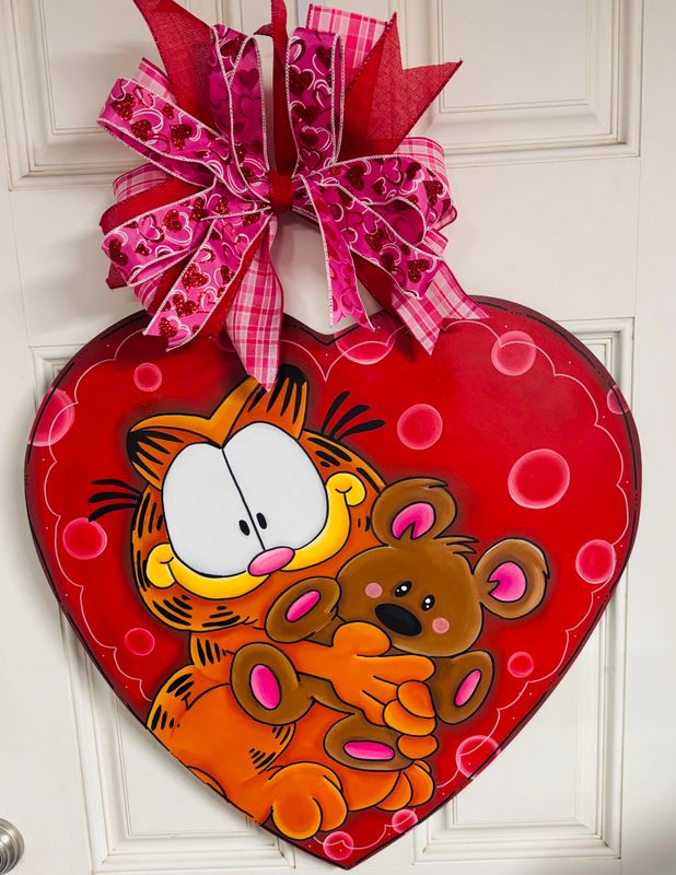 Valentine’s Character Heart w/Garfield Door Hanger
