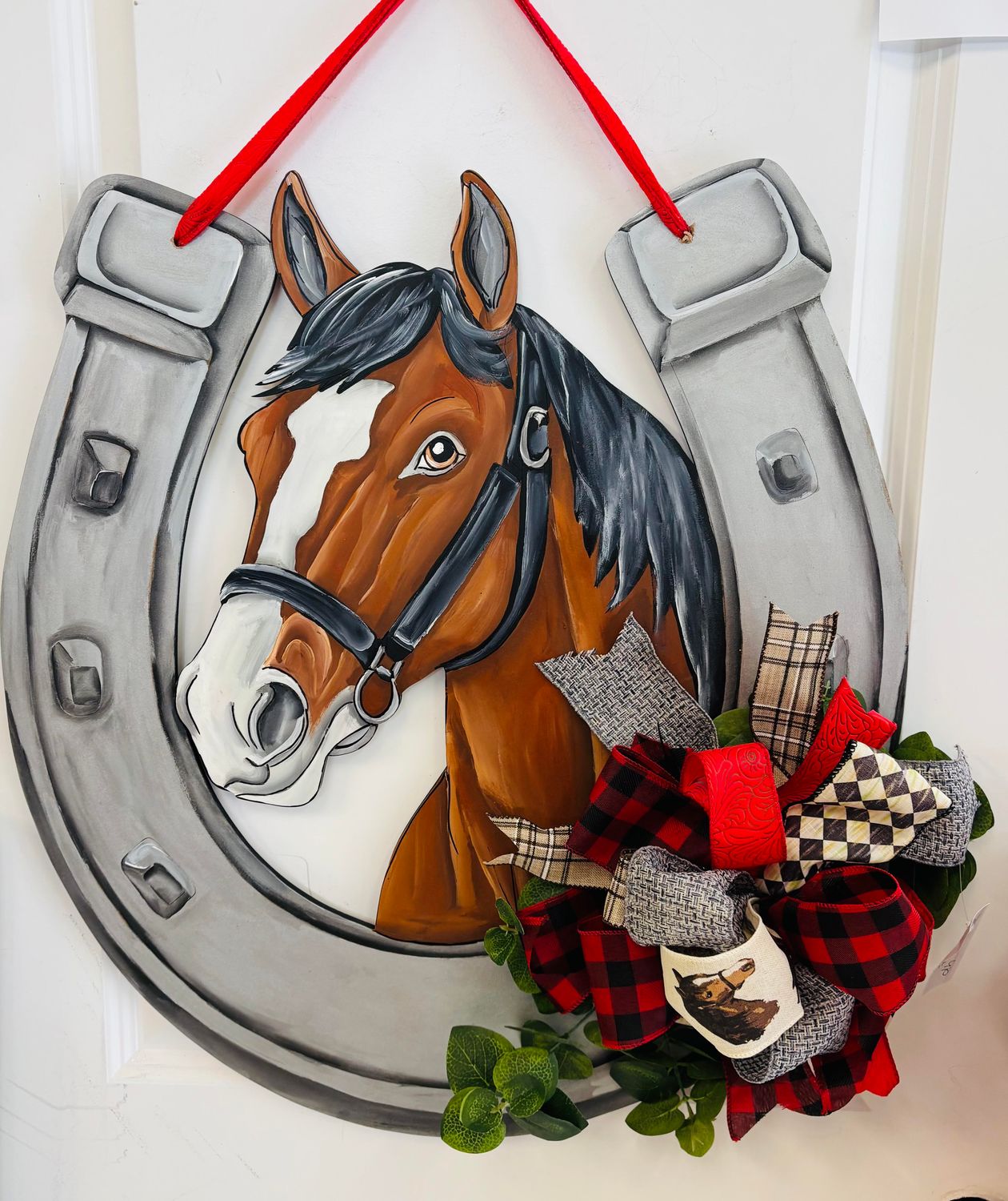 Derby Horseshoe w/ Realistic Horse Door Hanger