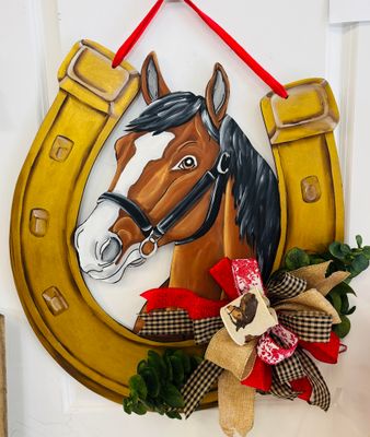 Derby Horseshoe w/ Realistic Horse Door Hanger