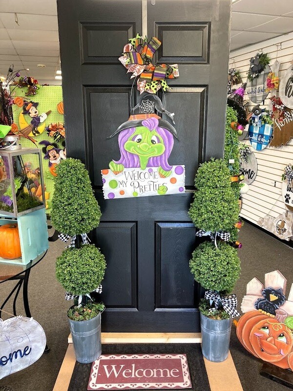 Halloween Witch with Sign Door Hanger