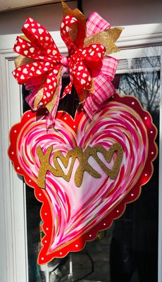 Valentine's Heart with Pink Swirl XOXO Door Hanger