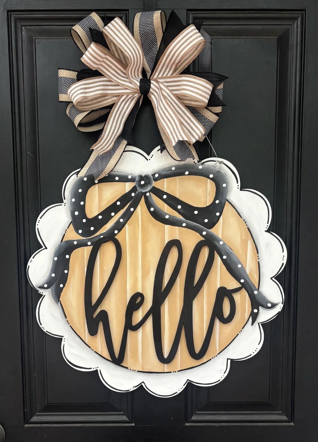 Everyday Hello Scalloped Circle Door Hanger