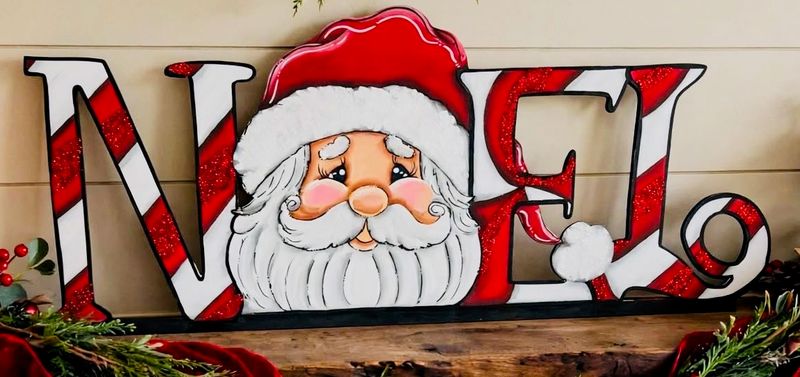 Christmas NOEL Sitter