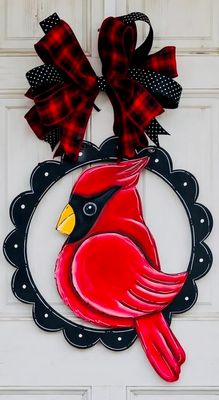 Christmas/Winter Cardinal In Scalloped Circle Door Hanger