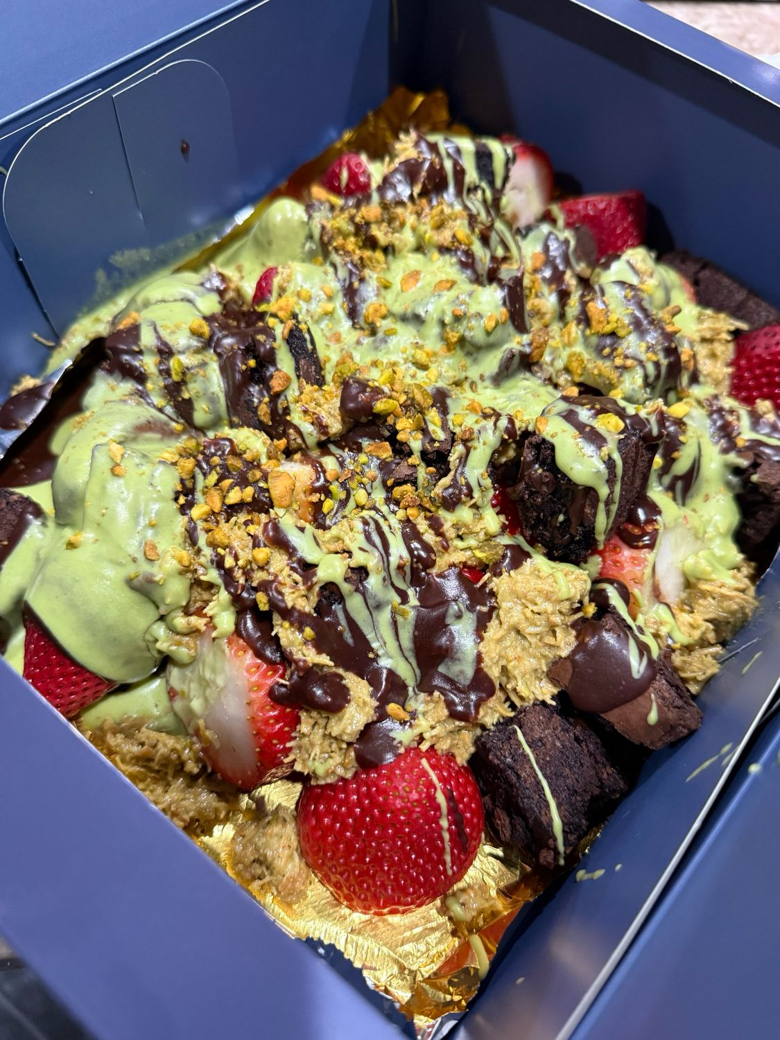 Dubai Chocolate Strawberry/Brownie Box