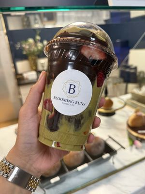 Dubai Chocolate Strawberry Cups