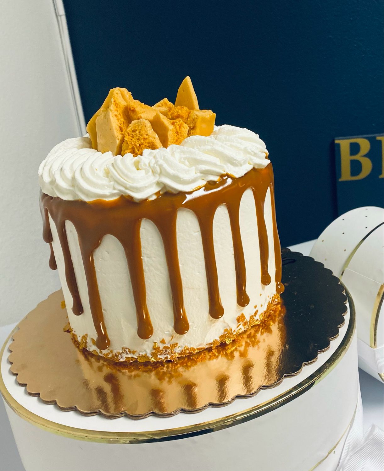 Artisan Cakes (24 Hr Notice Required)