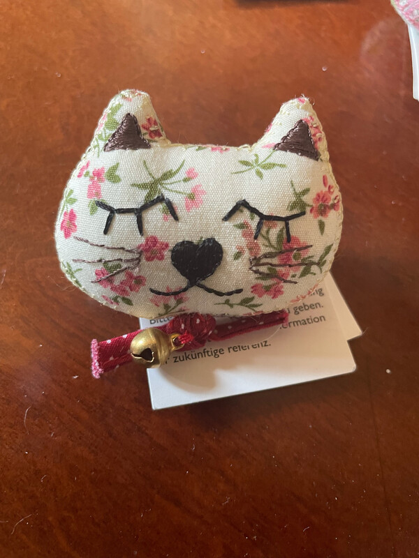 Keyrings And Brooches 