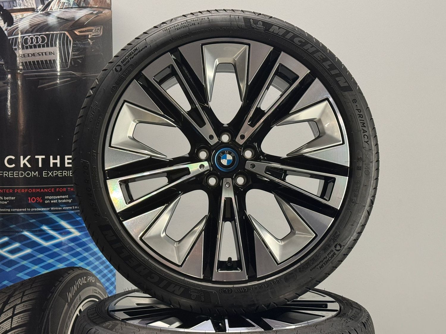 BMW 5er i5 20 Zoll Felgen Original Kompletträder 937 G60 G61
