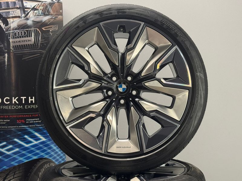 BMW 7er 21 Zoll Felgen Original Kompletträder i910 G70 i7 BMW 7er 21 Zoll Felgen Original Kompletträder i910 G70 i7
