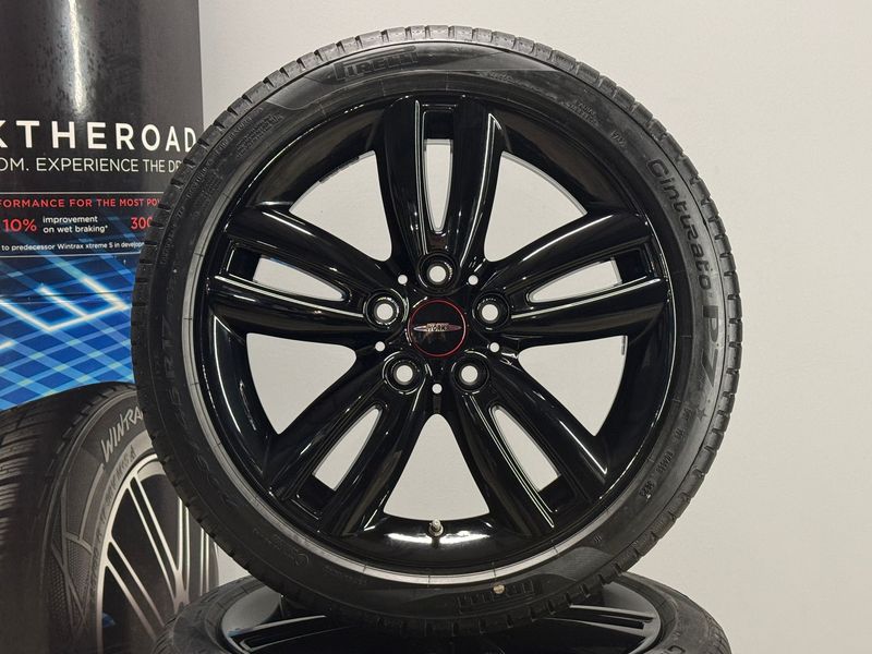 Mini 17 Zoll Felgen Original JCW Track Spoke 562 Original Kompletträder Sommer NEUW. Mini 17 Zoll Felgen Original JCW Track Spoke 562 Original Kompletträder Sommer NEUW.