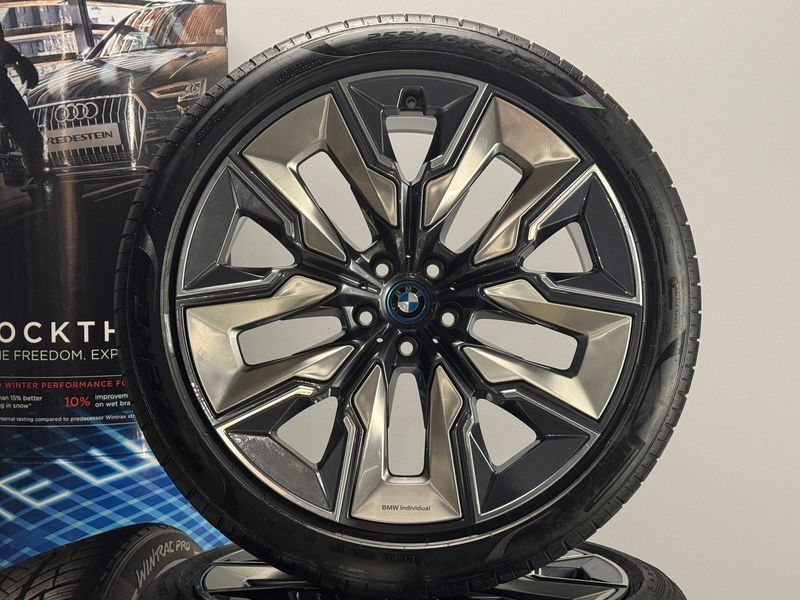 BMW 7er 21 Zoll Felgen Original Kompletträder i910 G70 i7 BMW 7er 21 Zoll Felgen Original Kompletträder i910 G70 i7