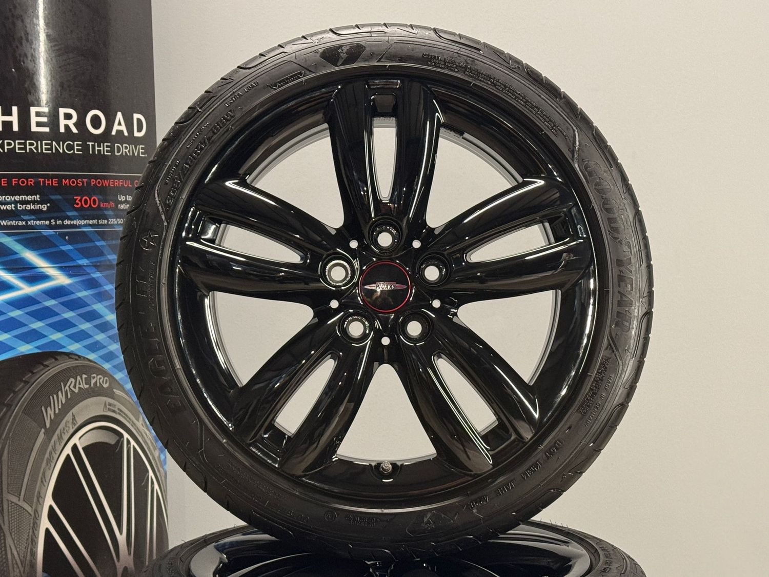 Mini 17 Zoll Felgen Original JCW Track Spoke 501 Original Kompletträder Sommer