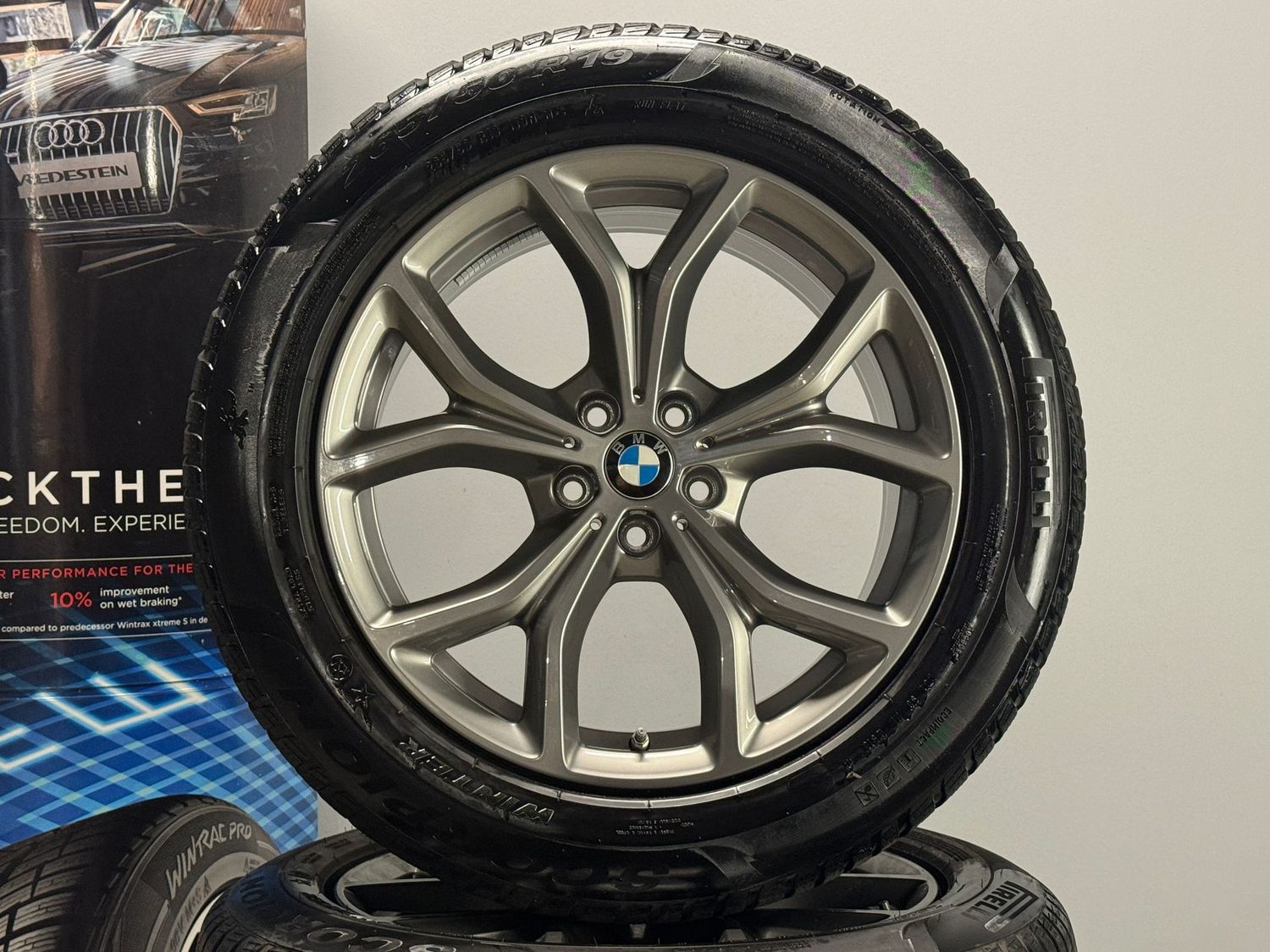 BMW X5 X6 19 Zoll Winterreifen Original Kompletträder 735 G05 G06