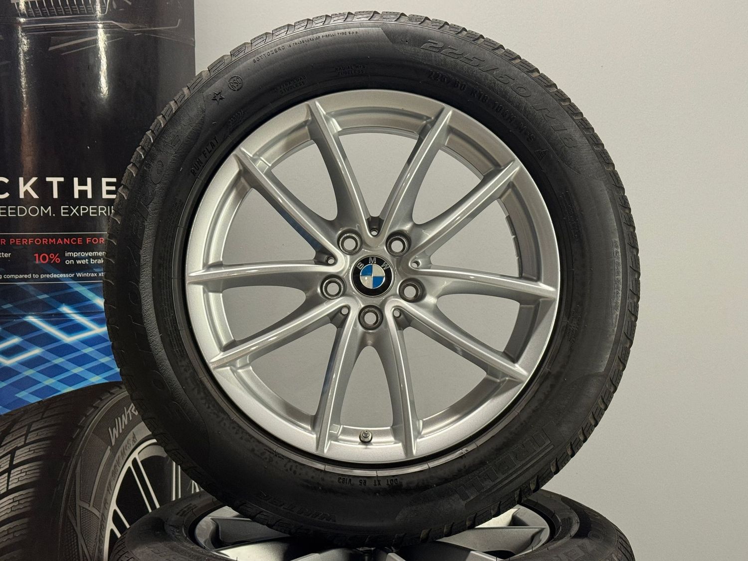BMW X3 X4 18 Zoll Winterreifen Original Kompletträder 618 G01 G02
