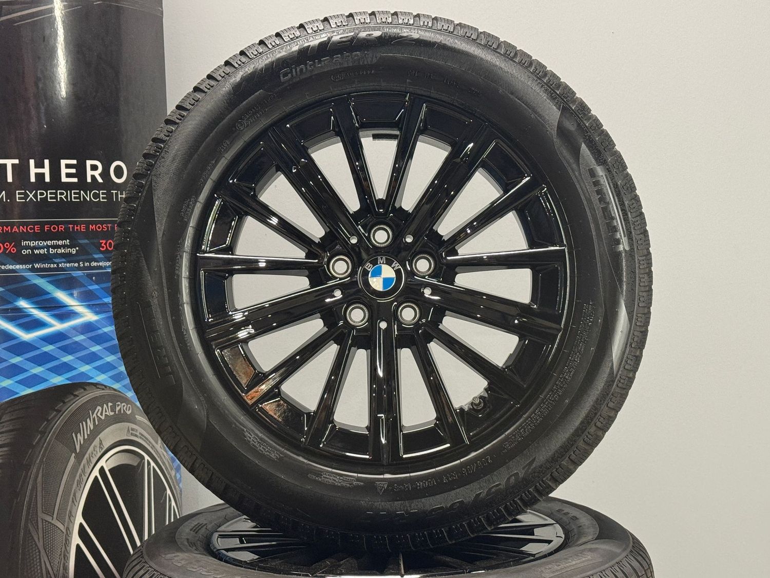BMW X1 X2 17 Zoll Winterreifen Original Kompletträder 833 U11 U10