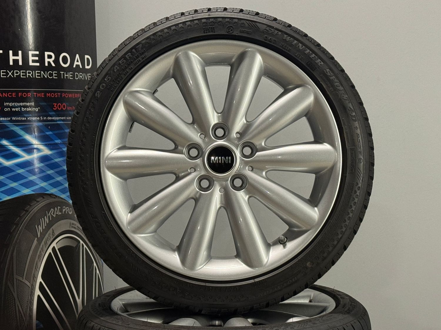 Mini Cooper 17 Zoll Winterreifen Original Kompletträder 499 F55 F56 F57 Mini Cooper 17 Zoll Winterreifen Original Kompletträder 499 F55 F56 F57