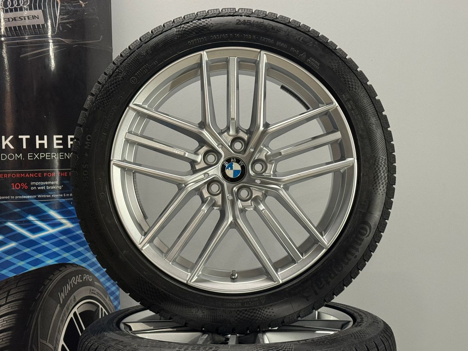 BMW 5er Styling 933 19 Zoll Original Kompletträder G60 G61 Winterreifen NEU BMW 5er Styling 933 19 Zoll Original Kompletträder G60 G61 Winterreifen NEU