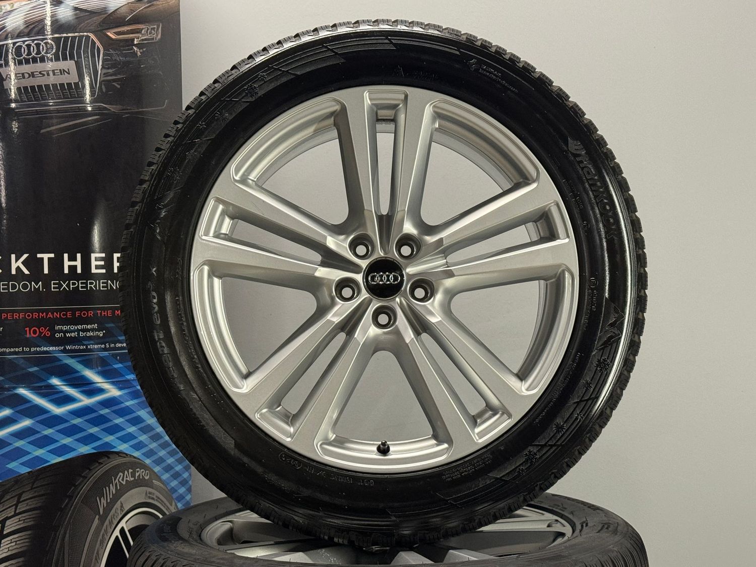 Audi Q7 20 Zoll Winterreifen Original Kompletträder 4M 2023 Audi Q7 20 Zoll Winterreifen Original Kompletträder 4M 2023