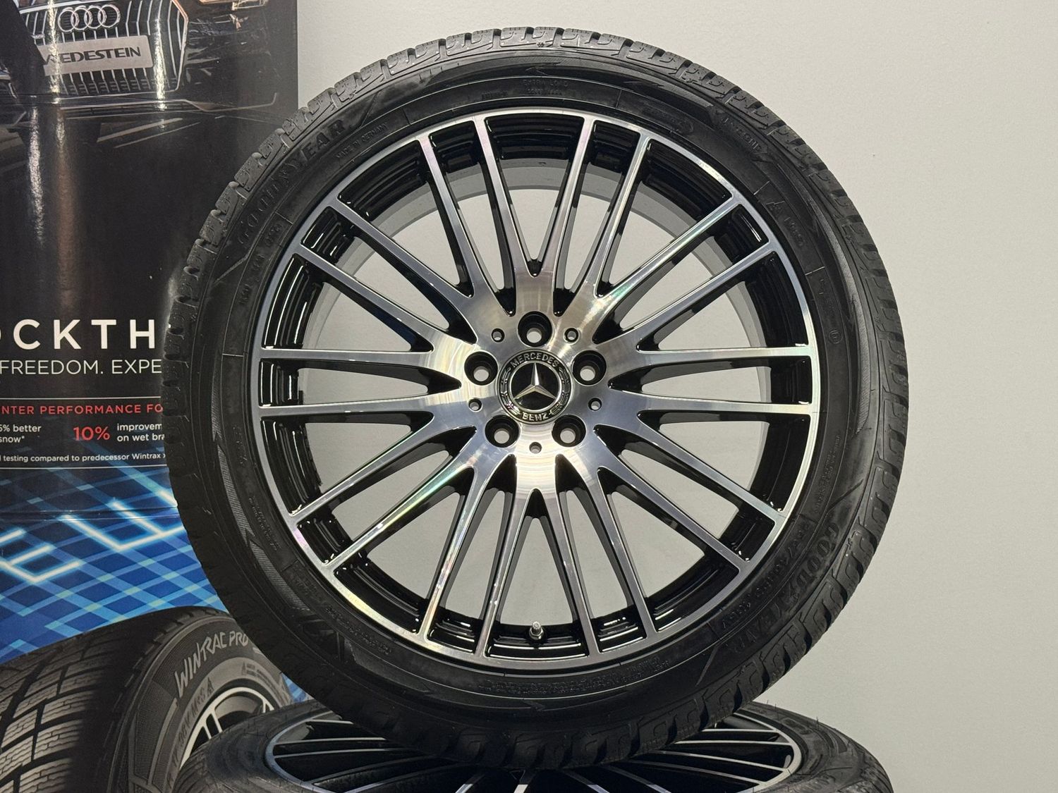 Mercedes GLC 20 Zoll Winterreifen Original Kompletträder W254 NEU Mercedes GLC 20 Zoll Winterreifen Original Kompletträder W254 NEU