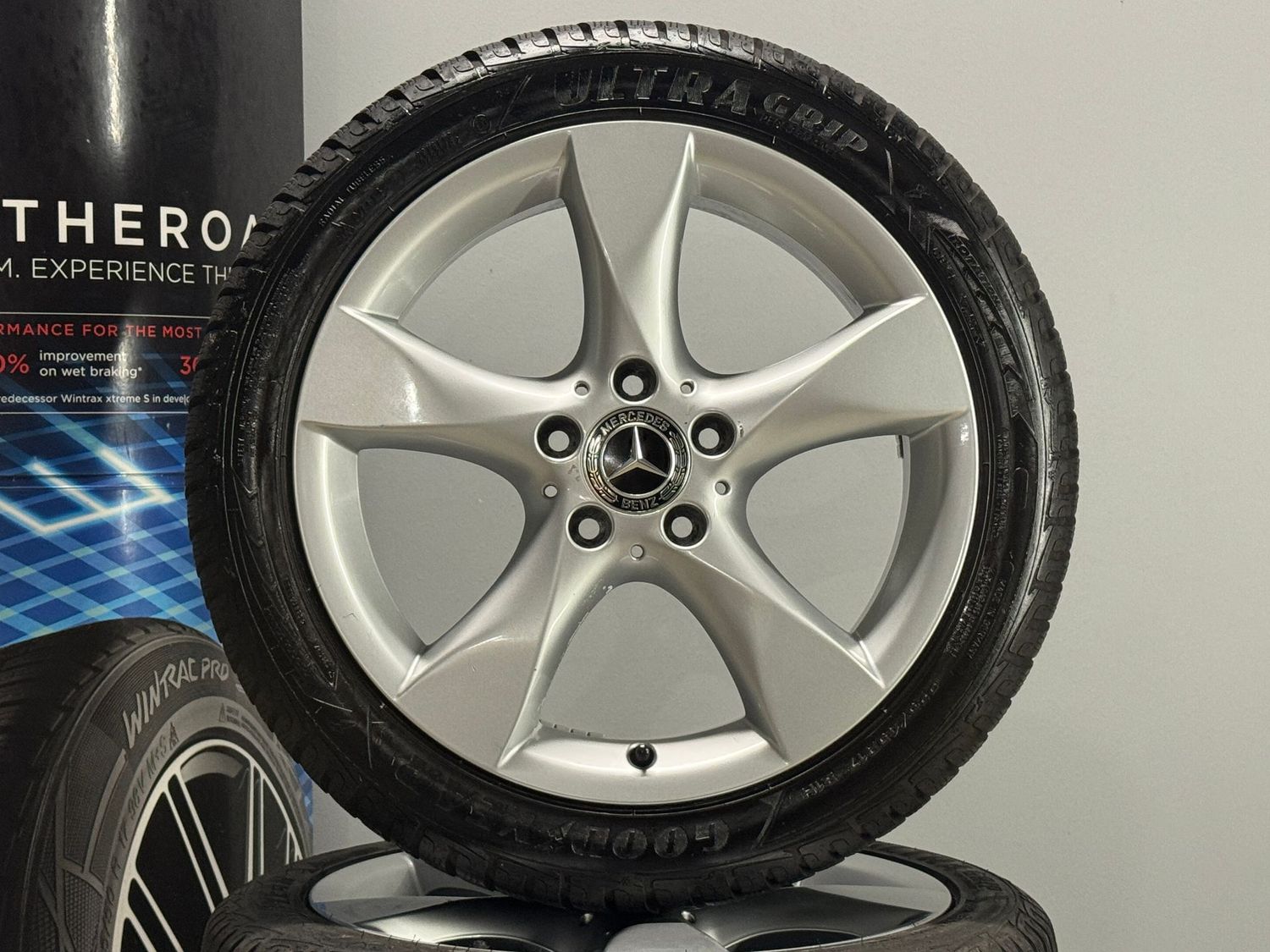 Mercedes A Klasse 17 Zoll Winterreifen Original Kompletträder W176 Mercedes A Klasse 17 Zoll Winterreifen Original Kompletträder W176