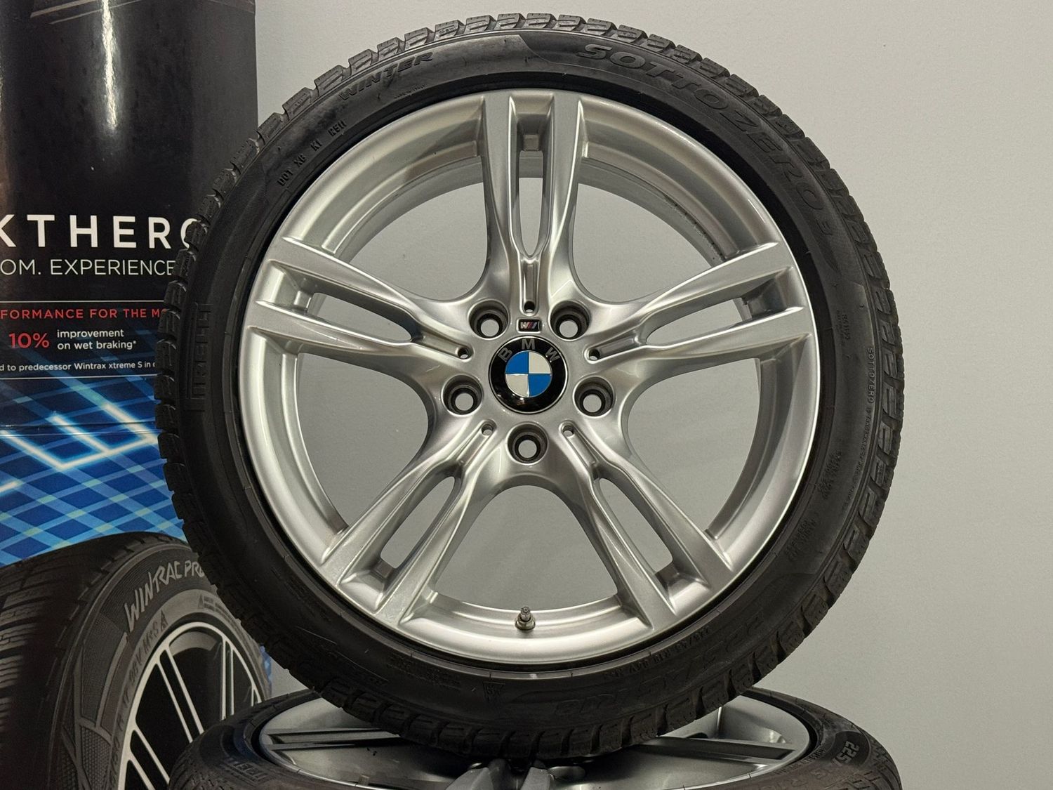 BMW 3er 18 Zoll Winterreifen Original Kompletträder M400 F30 F31 BMW 3er 18 Zoll Winterreifen Original Kompletträder M400 F30 F31