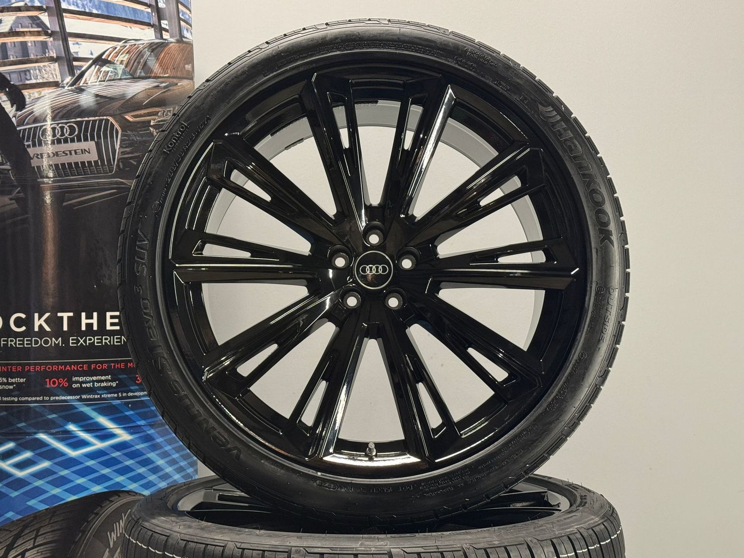 Audi Q8 SQ8 23 Zoll Felgen Original Kompletträder NEU