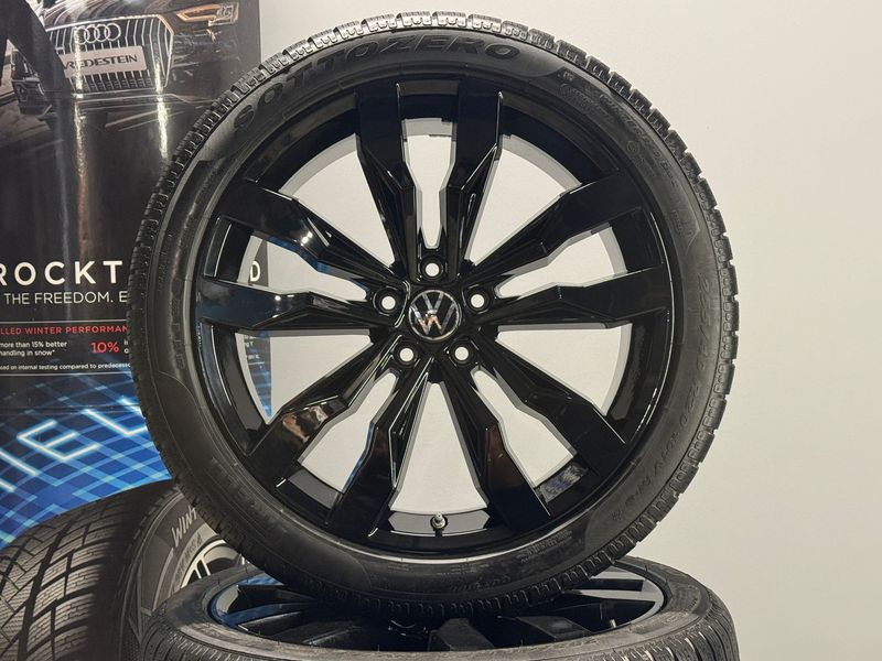 VW Tiguan 20 Zoll Winterreifen Original Kompletträder Suzuka