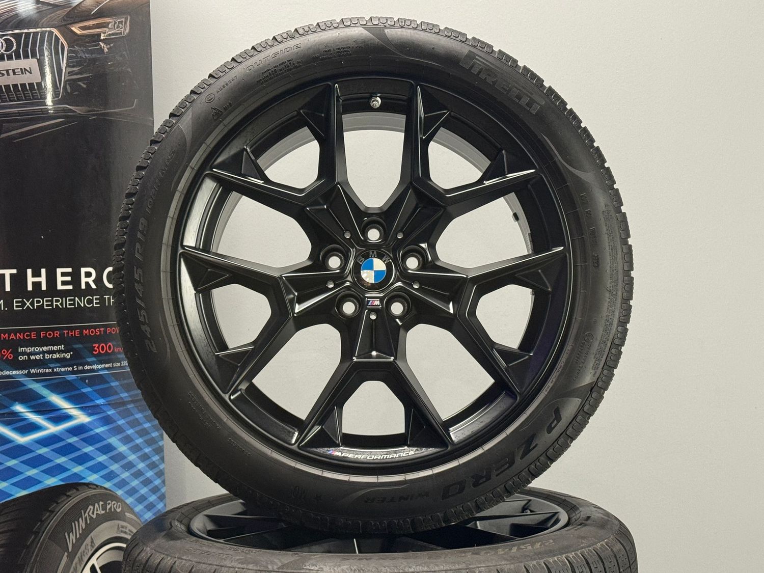 BMW 5er i5 19 Zoll Winterreifen Original Kompletträder M942 G60 G61 BMW 5er i5 19 Zoll Winterreifen Original Kompletträder M942 G60 G61