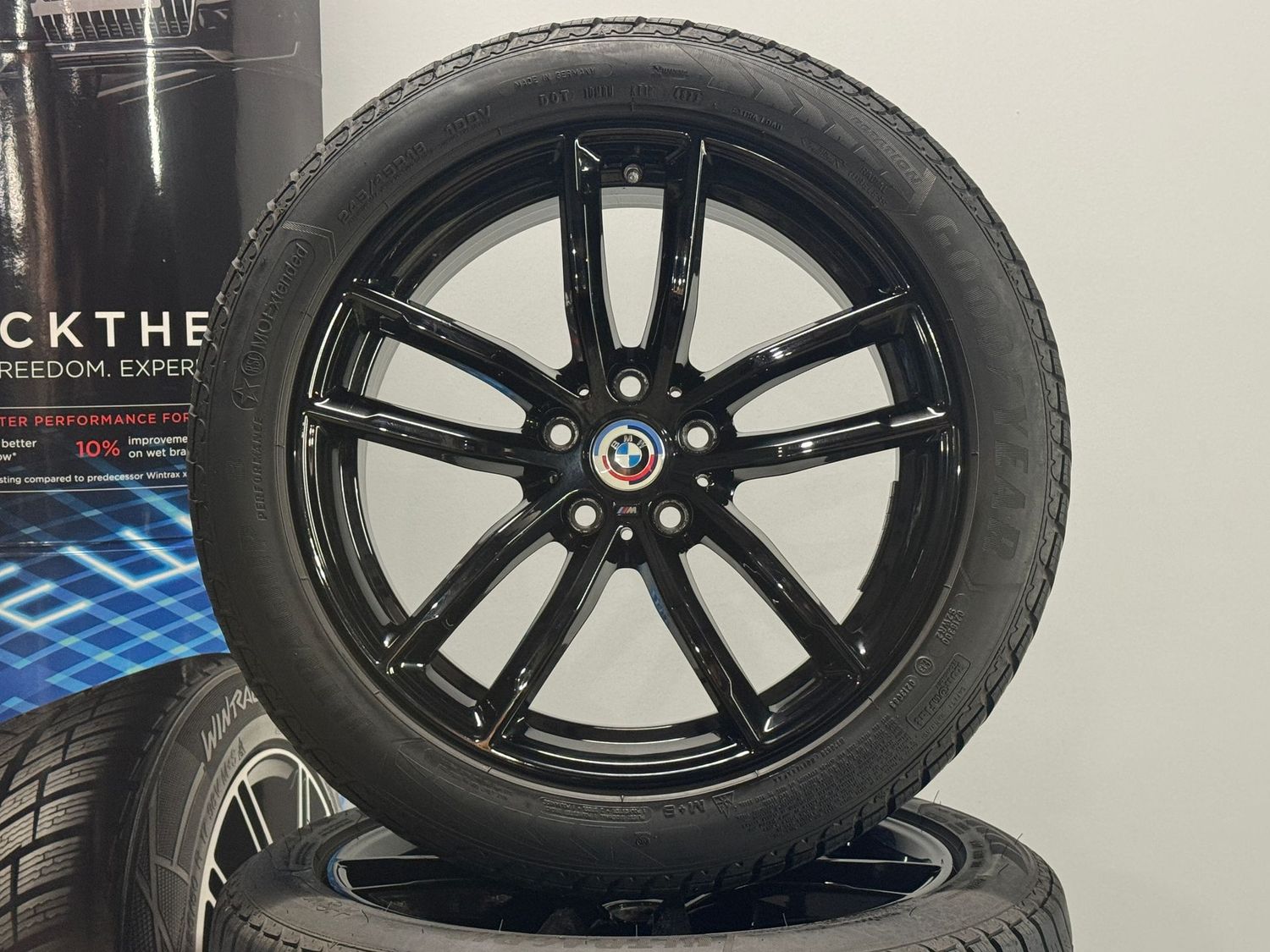 BMW 5er 18 Zoll Winterreifen Original Kompletträder M662 G30 G31 BMW 5er 18 Zoll Winterreifen Original Kompletträder M662 G30 G31