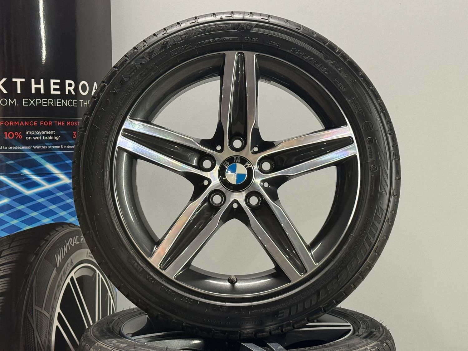 BMW 1er 17 Zoll Felgen Original Kompletträder 379 F20 F21 BMW 1er 17 Zoll Felgen Original Kompletträder 379 F20 F21