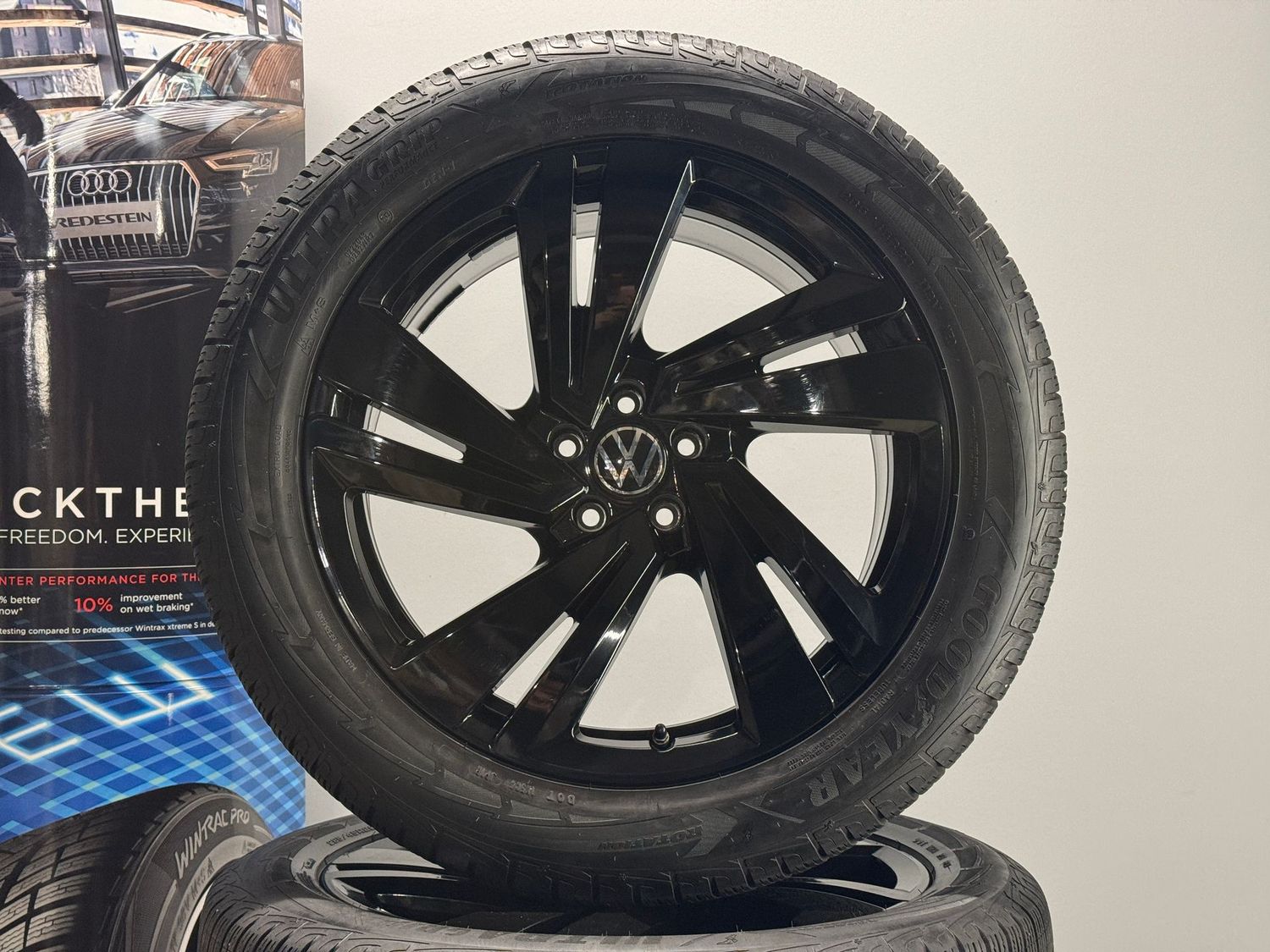 VW Touareg 20 Zoll Winterreifen Original Kompletträder Nevada CR7 VW Touareg 20 Zoll Winterreifen Original Kompletträder Nevada CR7