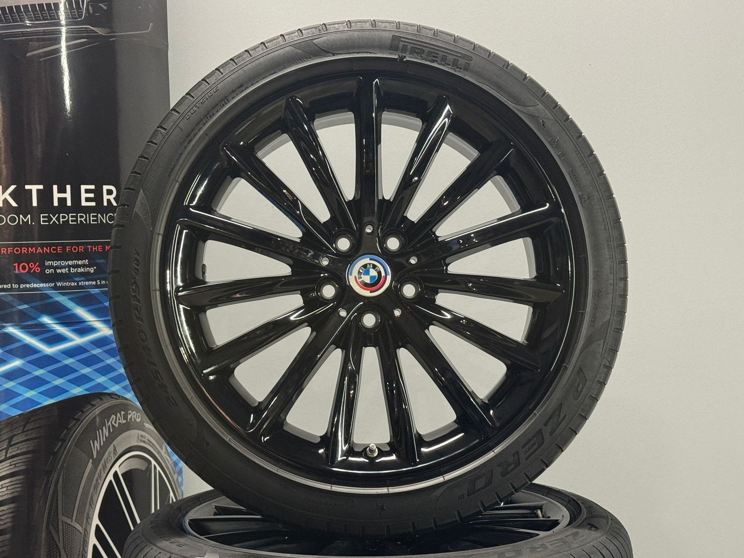 BMW 5er 19 Zoll Felgen Original Kompletträder 633 G30 G31 BMW 5er 19 Zoll Felgen Original Kompletträder 633 G30 G31