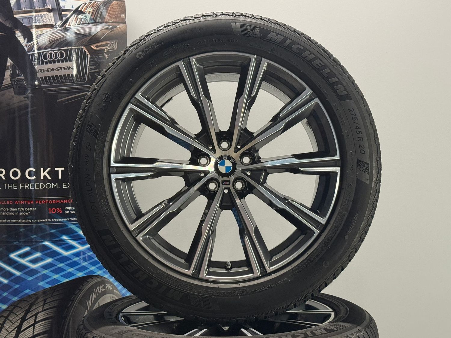 BMW X5 X6 20 Zoll Winterreifen Original Kompletträder M740 G05 G06 BMW X5 X6 20 Zoll Winterreifen Original Kompletträder M740 G05 G06