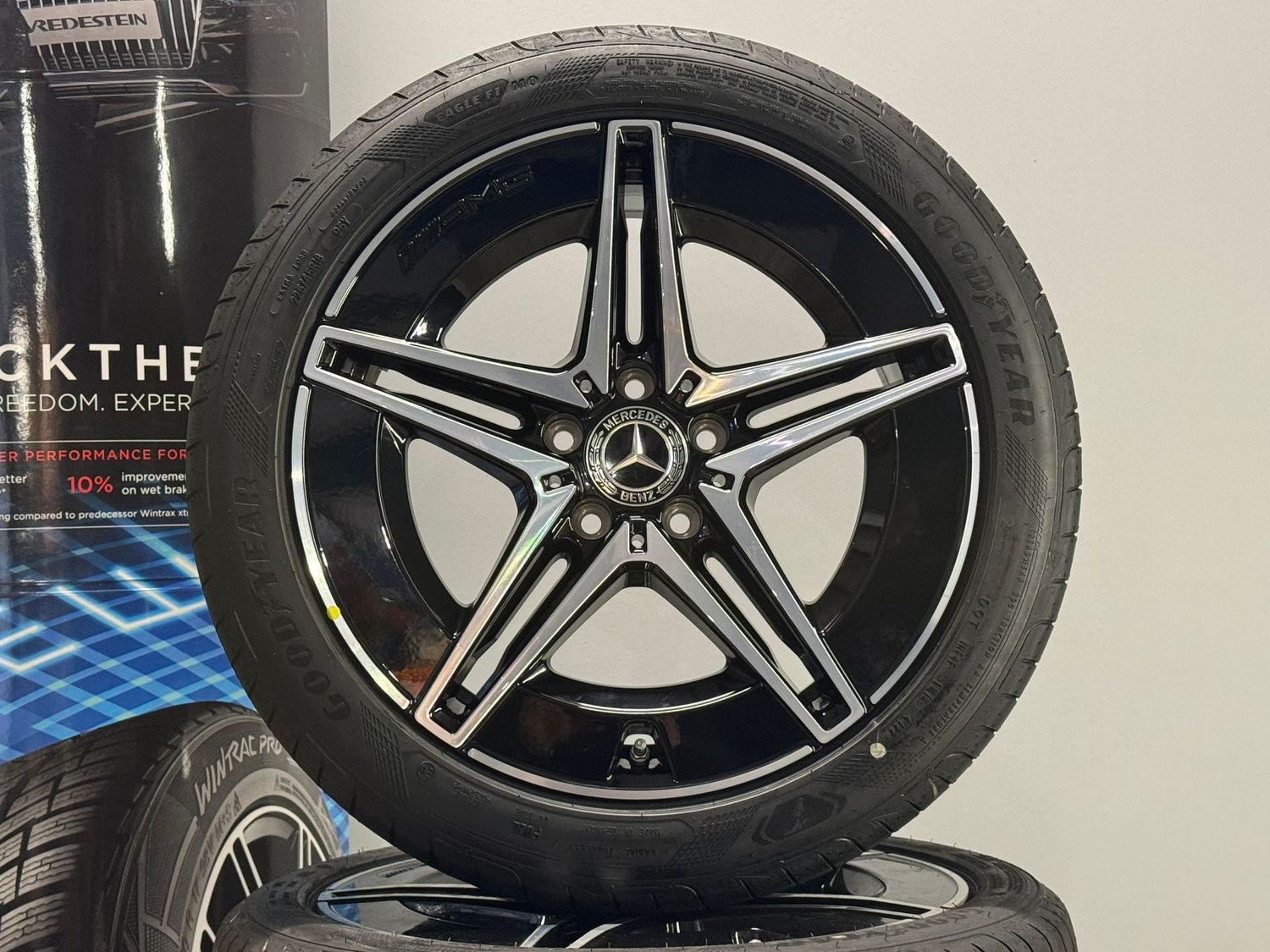 Mercedes C Klasse 18 Zoll AMG Felgen Original Kompletträder W206 S206 Sommer NEU Mercedes C Klasse 18 Zoll AMG Felgen Original Kompletträder W206 S206 Sommer NEU