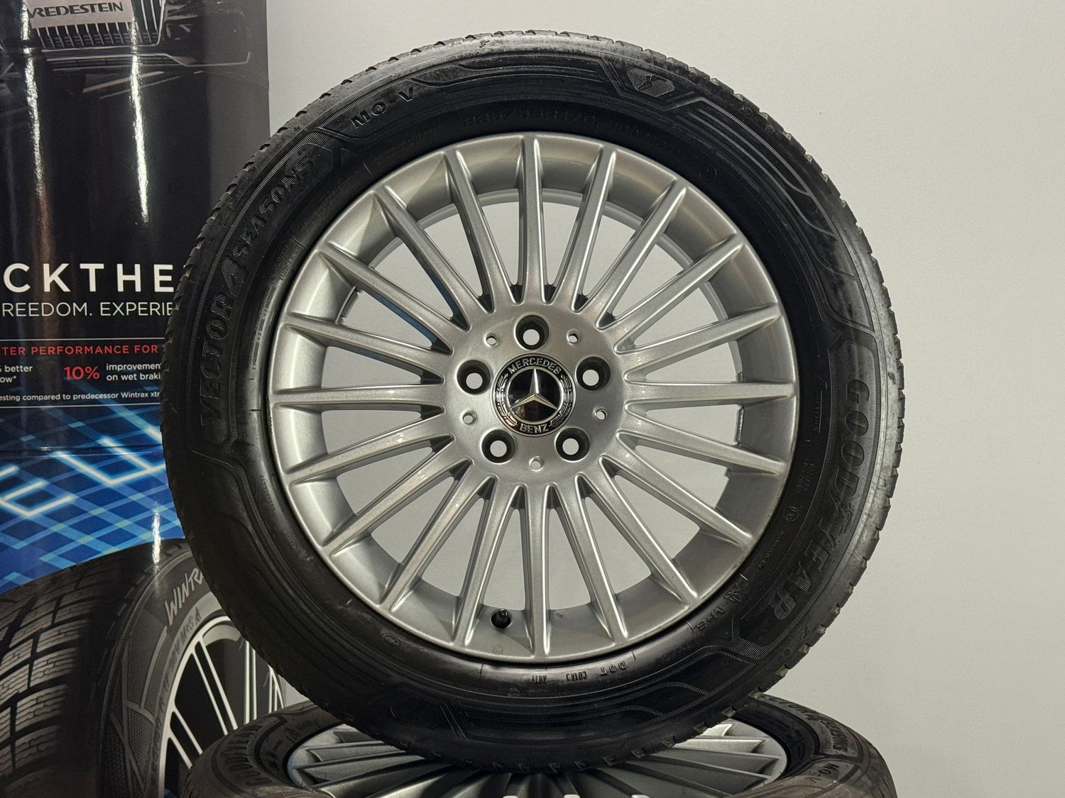 Mercedes V Klasse / Vito 17 Zoll Felgen Original Satz W447 Allwetter