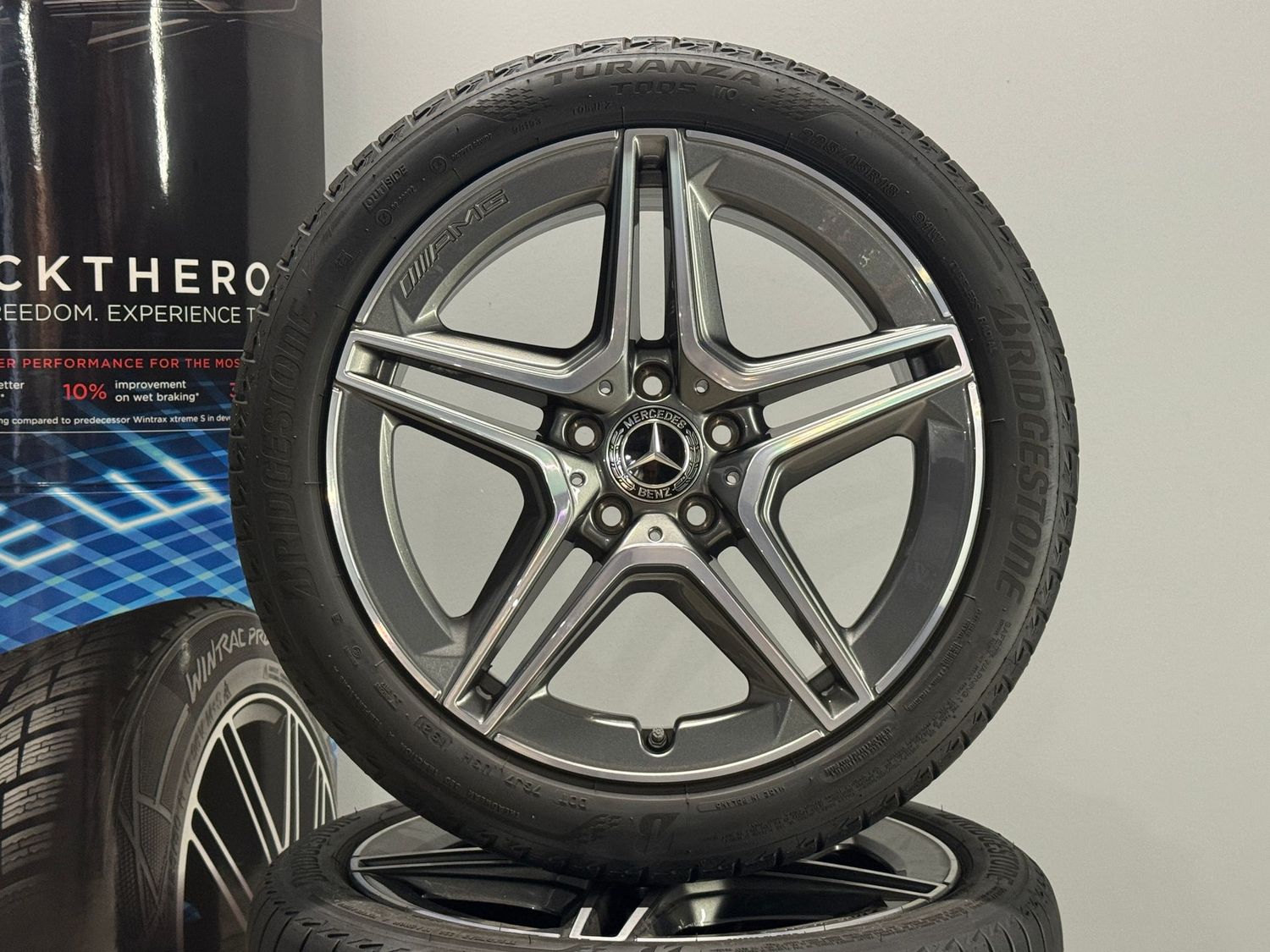 Mercedes A Klasse 18 Zoll AMG Felgen Original Kompletträder W177 NEU Mercedes A Klasse 18 Zoll AMG Felgen Original Kompletträder W177 NEU