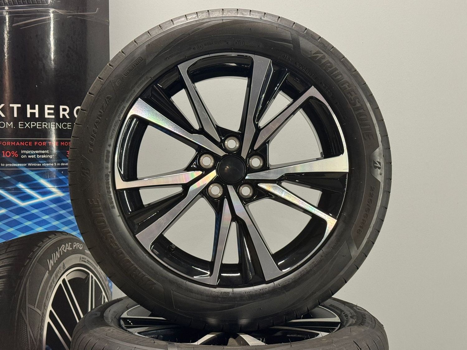 Toyota CHR 18 Zoll Felgen Original Kompletträder DEMO Toyota CHR 18 Zoll Felgen Original Kompletträder DEMO
