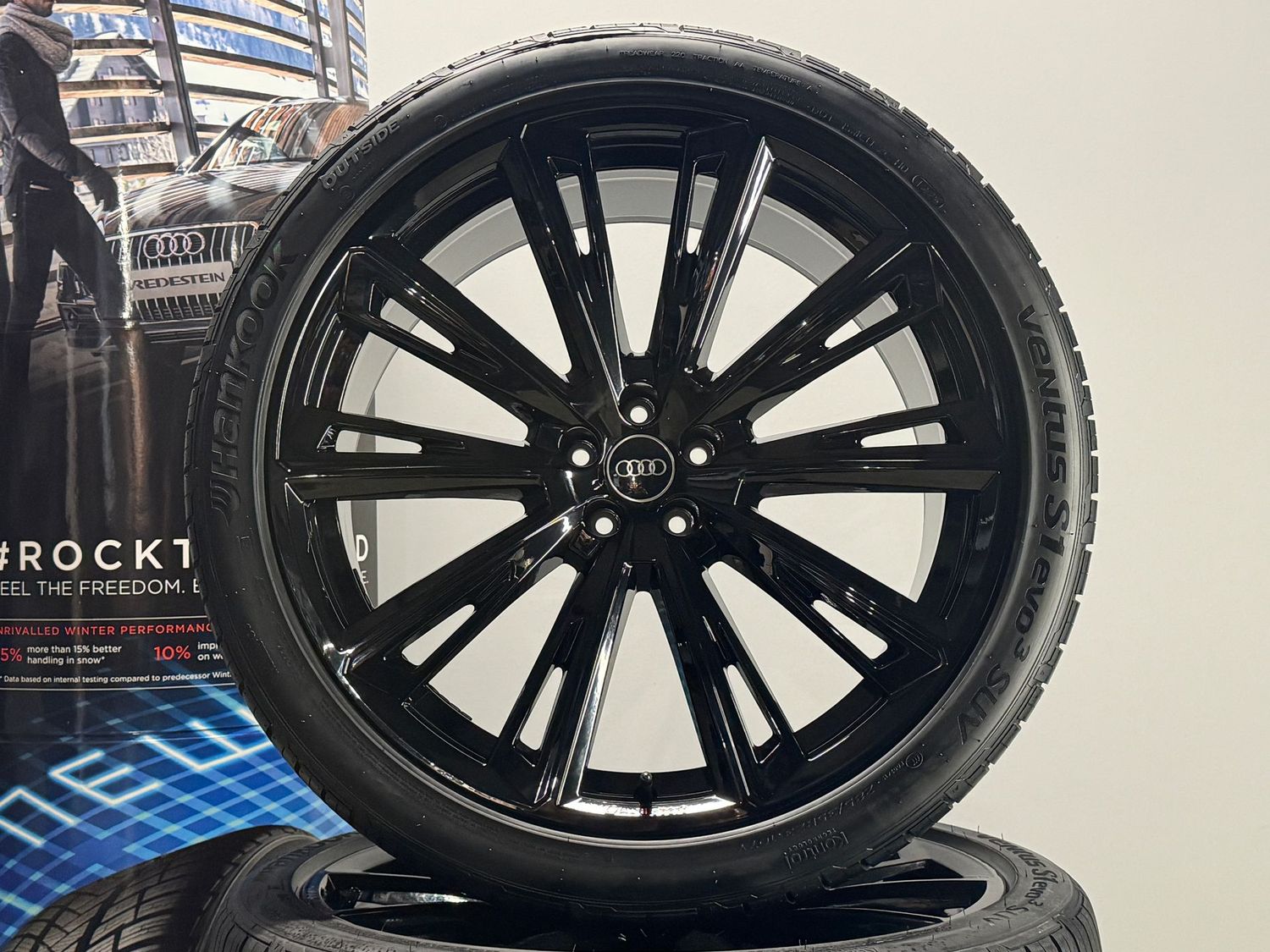 Audi Q8 SQ8 23 Zoll Felgen Original Kompletträder NEUW Audi Q8 SQ8 23 Zoll Felgen Original Kompletträder NEUW
