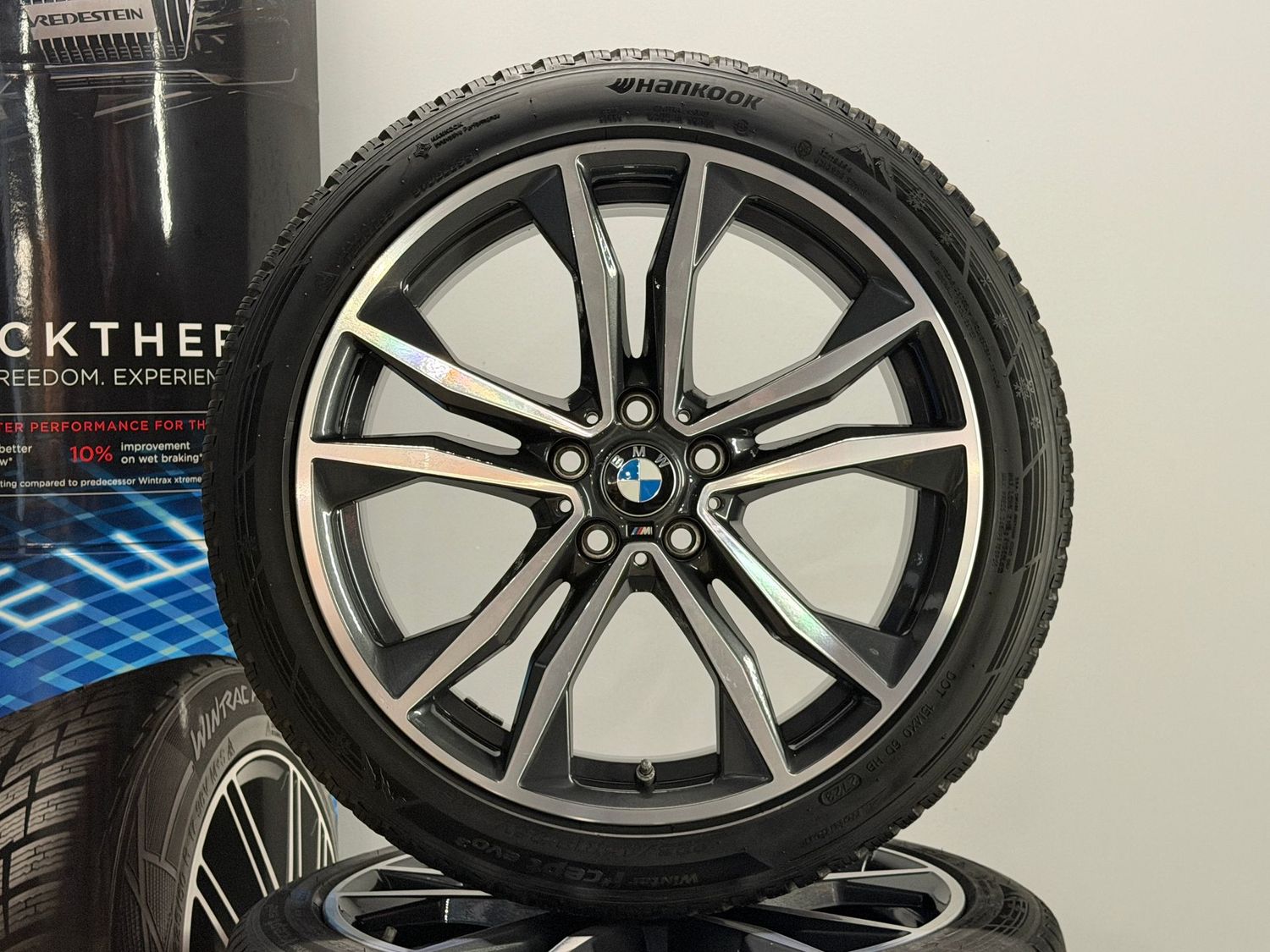 BMW X1 X2 19 Zoll Winterreifen Original Kompletträder M715 F48 F39 BMW X1 X2 19 Zoll Winterreifen Original Kompletträder M715 F48 F39