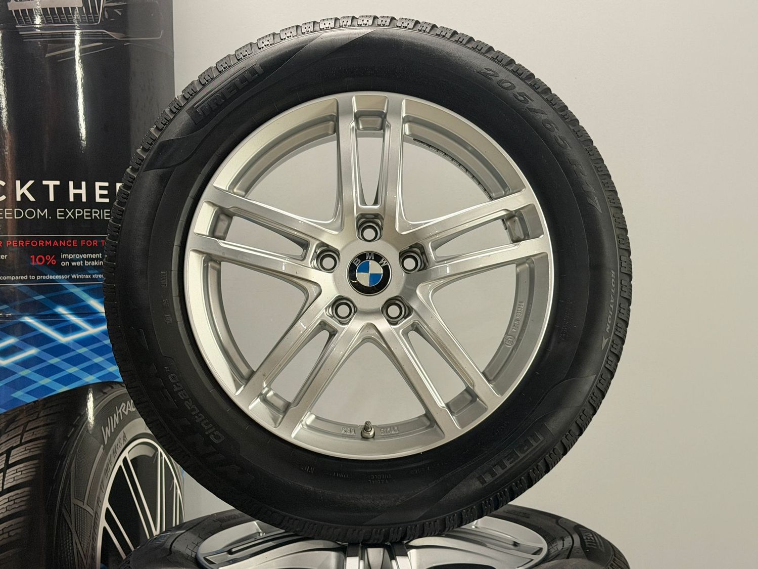 BMW X1 X2 17 Zoll Winterreifen Kompletträder U11 U10 BMW X1 X2 17 Zoll Winterreifen Kompletträder U11 U10