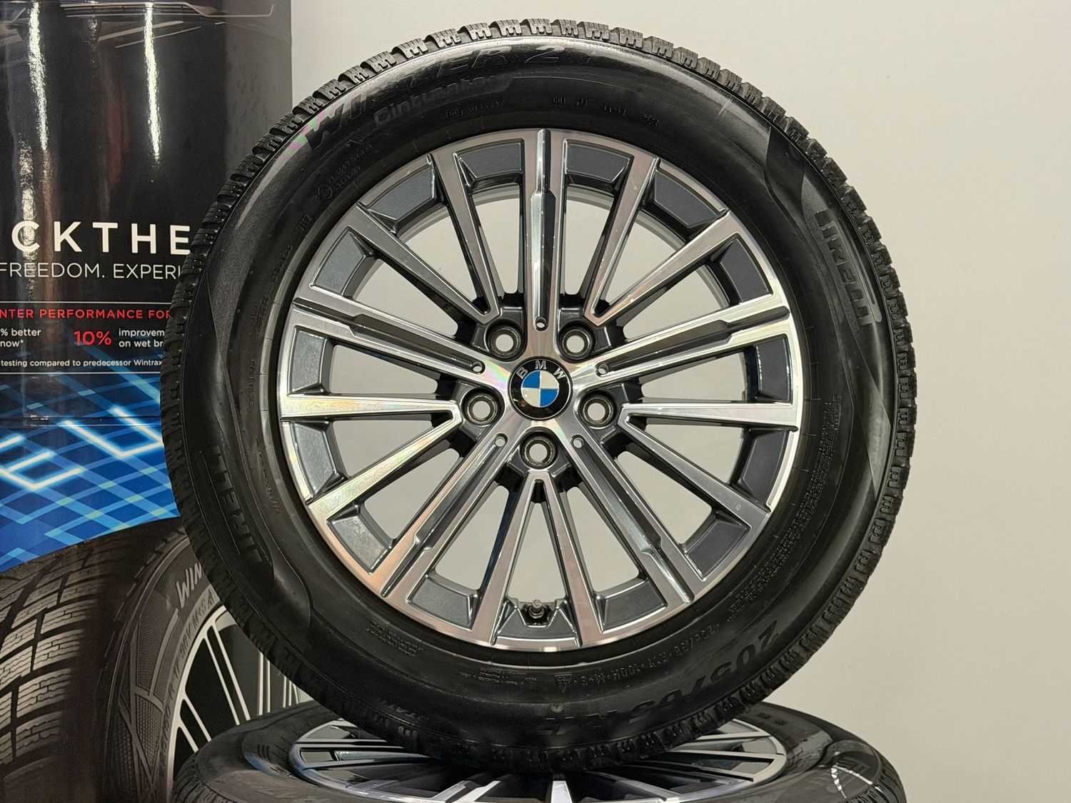 BMW X1 X2 17 Zoll Winterreifen Original Kompletträder 833 U11 U10 BMW X1 X2 17 Zoll Winterreifen Original Kompletträder 833 U11 U10